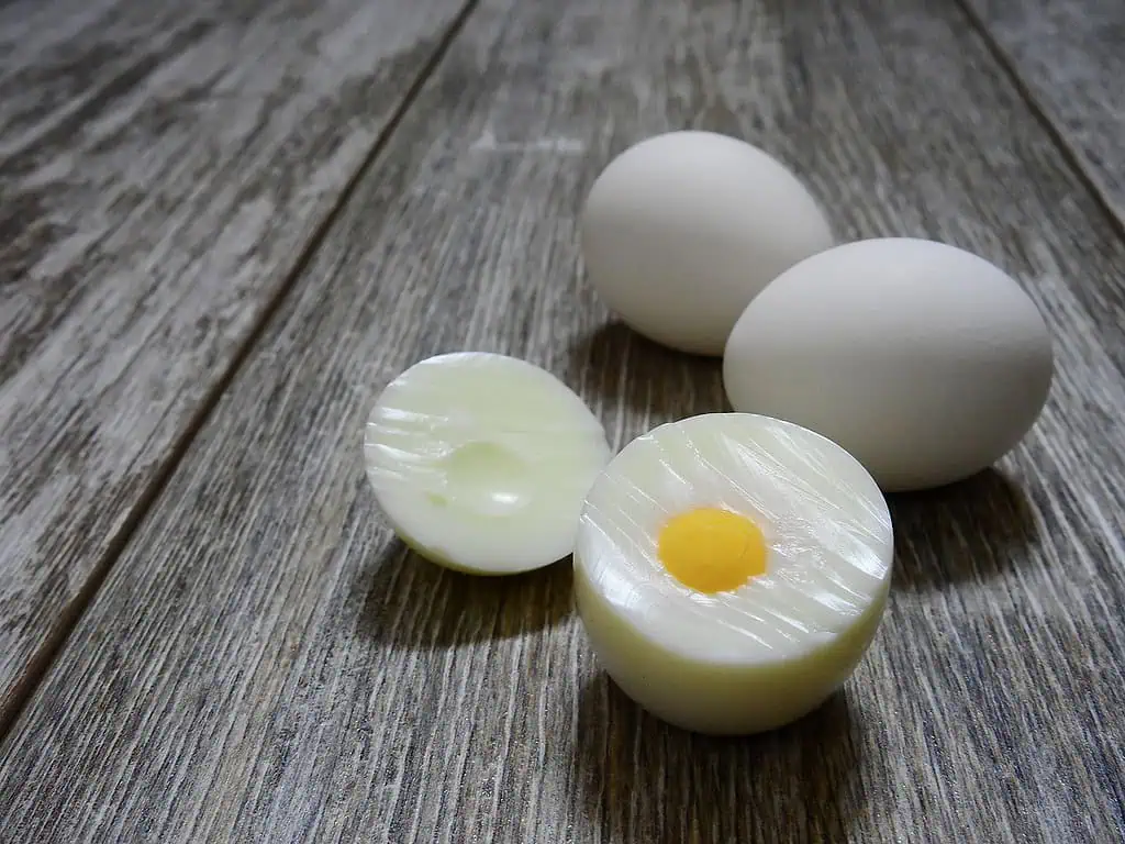 ¿Pones huevos cocidos en el frigorífico? ¡Este DETALLE es crucial para tu salud!